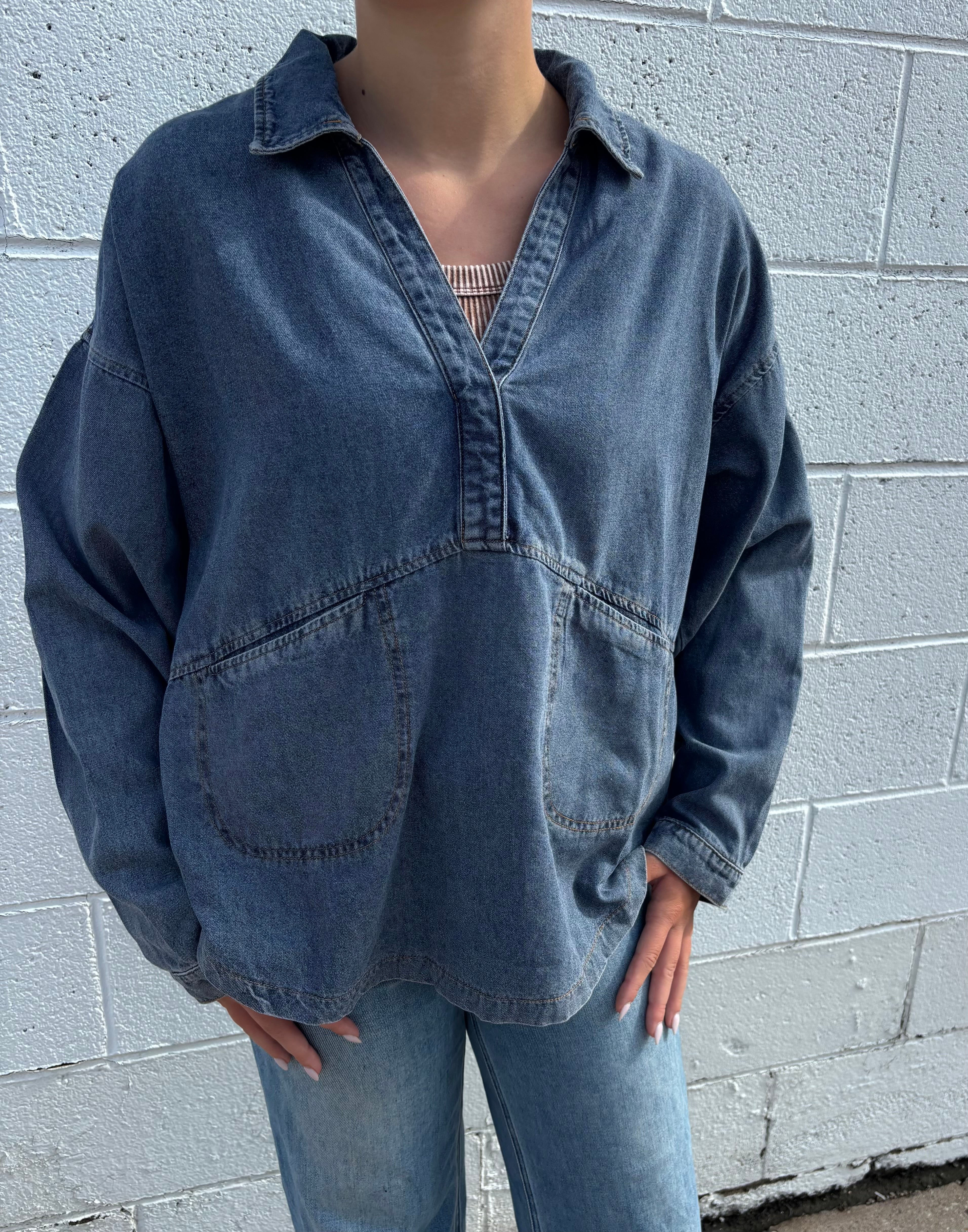 EASY LIVING MINERAL-WASHED COTTON DENIM OVERSIZED POCKET TOP