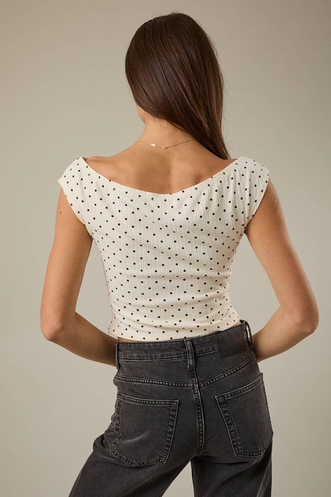 SLOUCHY SHOULDER SLEEVELESS POLKA DOT RIB TOP