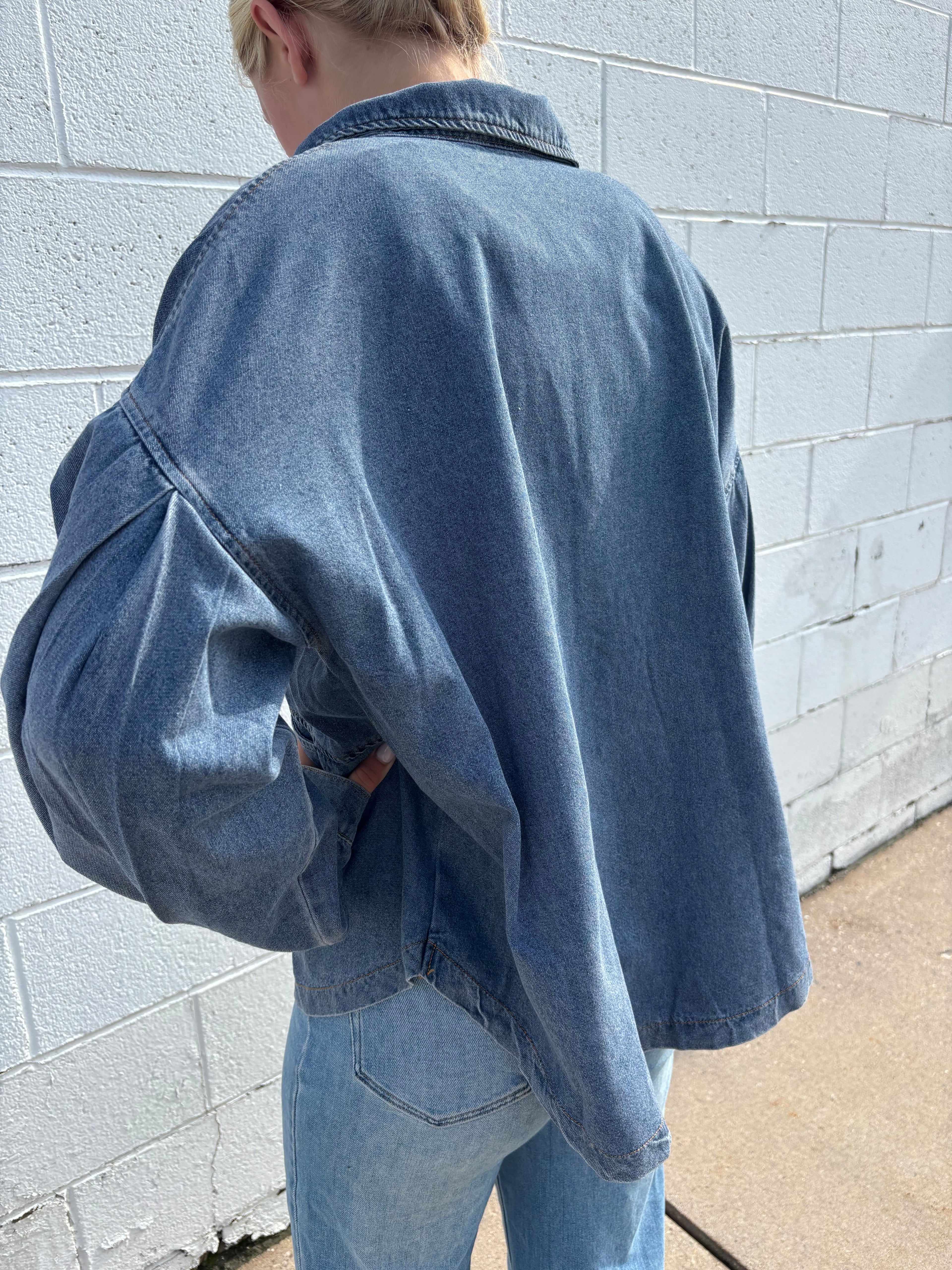 EASY LIVING MINERAL-WASHED COTTON DENIM OVERSIZED POCKET TOP