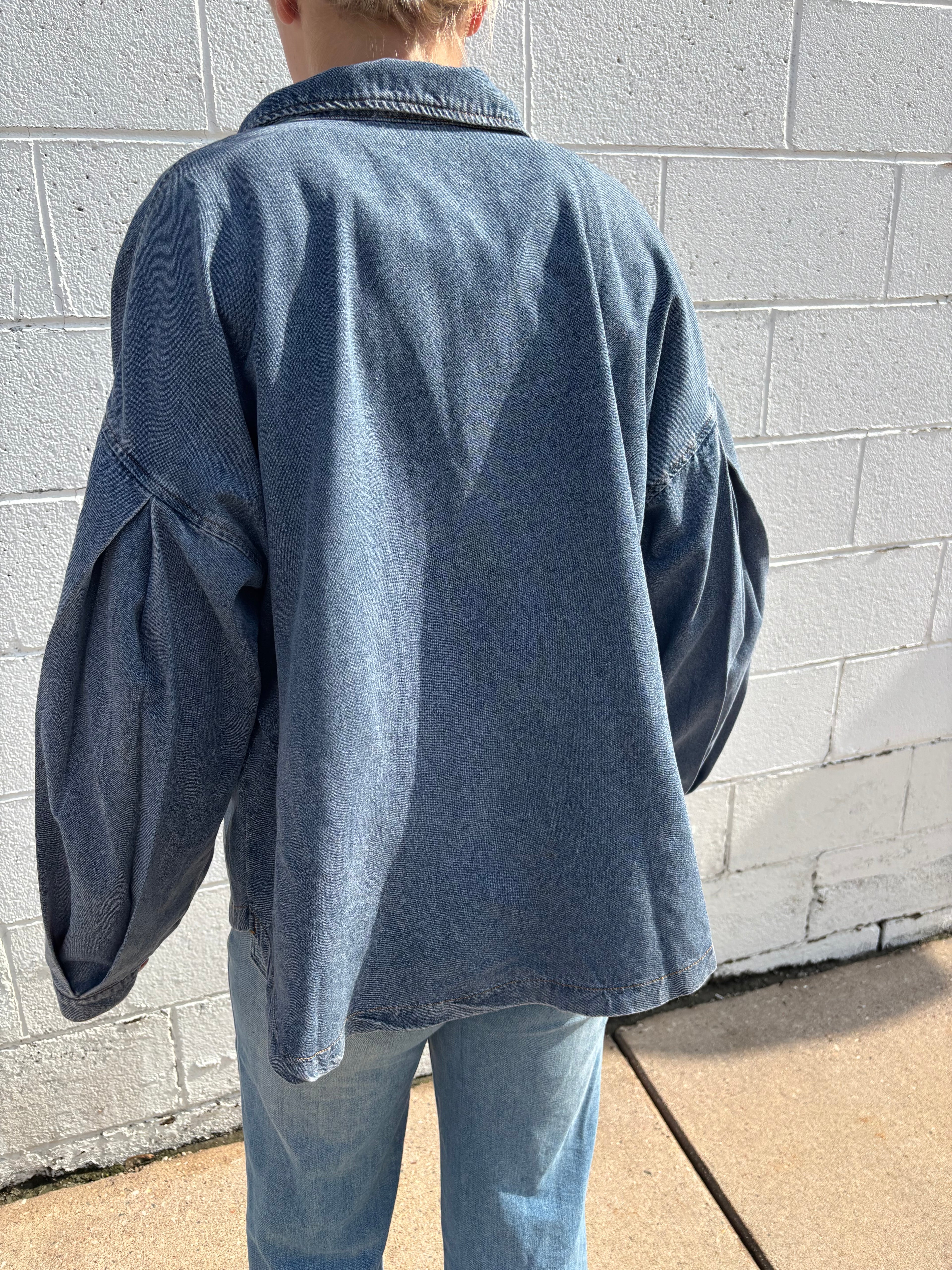 EASY LIVING MINERAL-WASHED COTTON DENIM OVERSIZED POCKET TOP