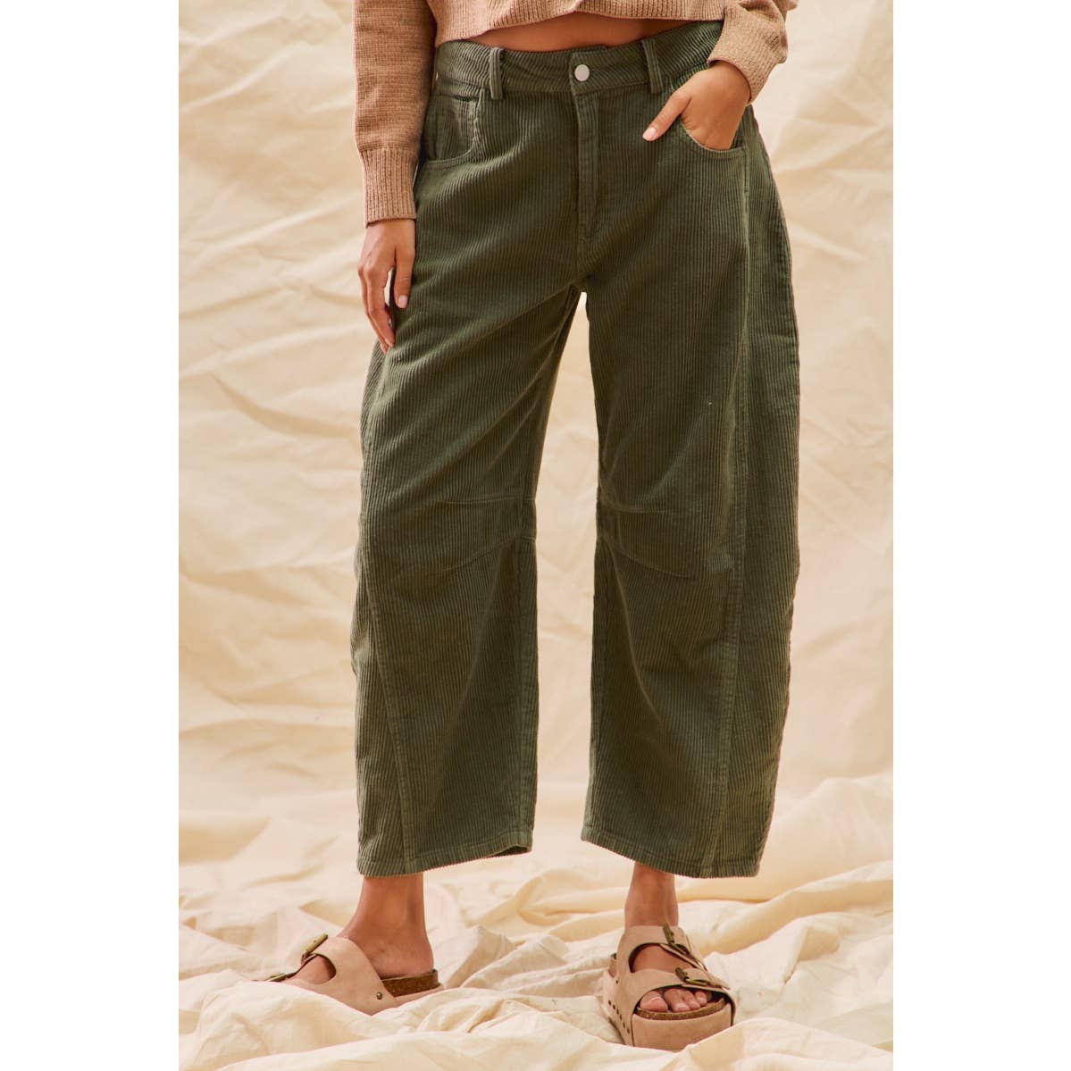 MID RISE CORDUROY BARREL PANTS