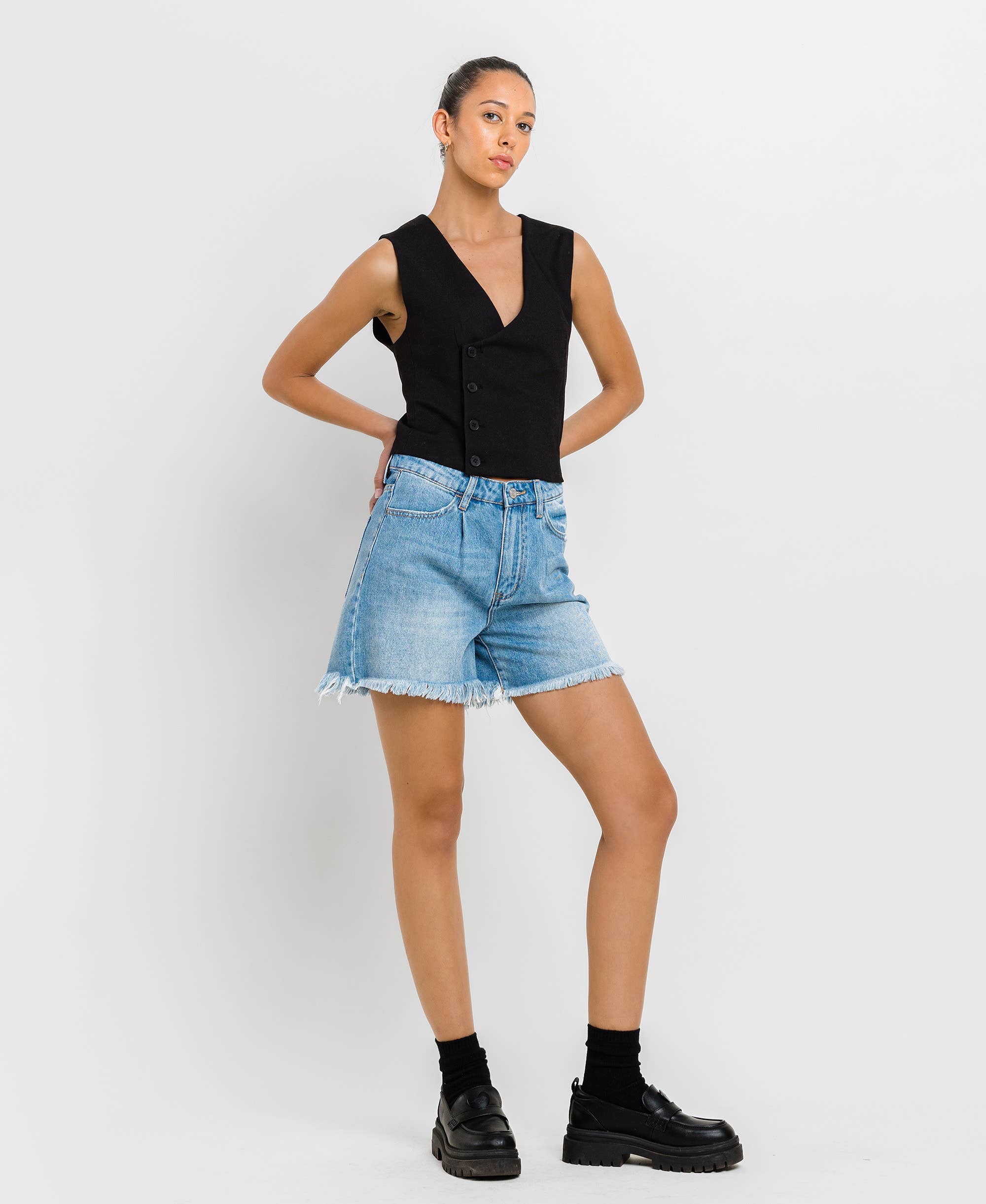 SUPER HIGH RISE PLEATS SHORTS