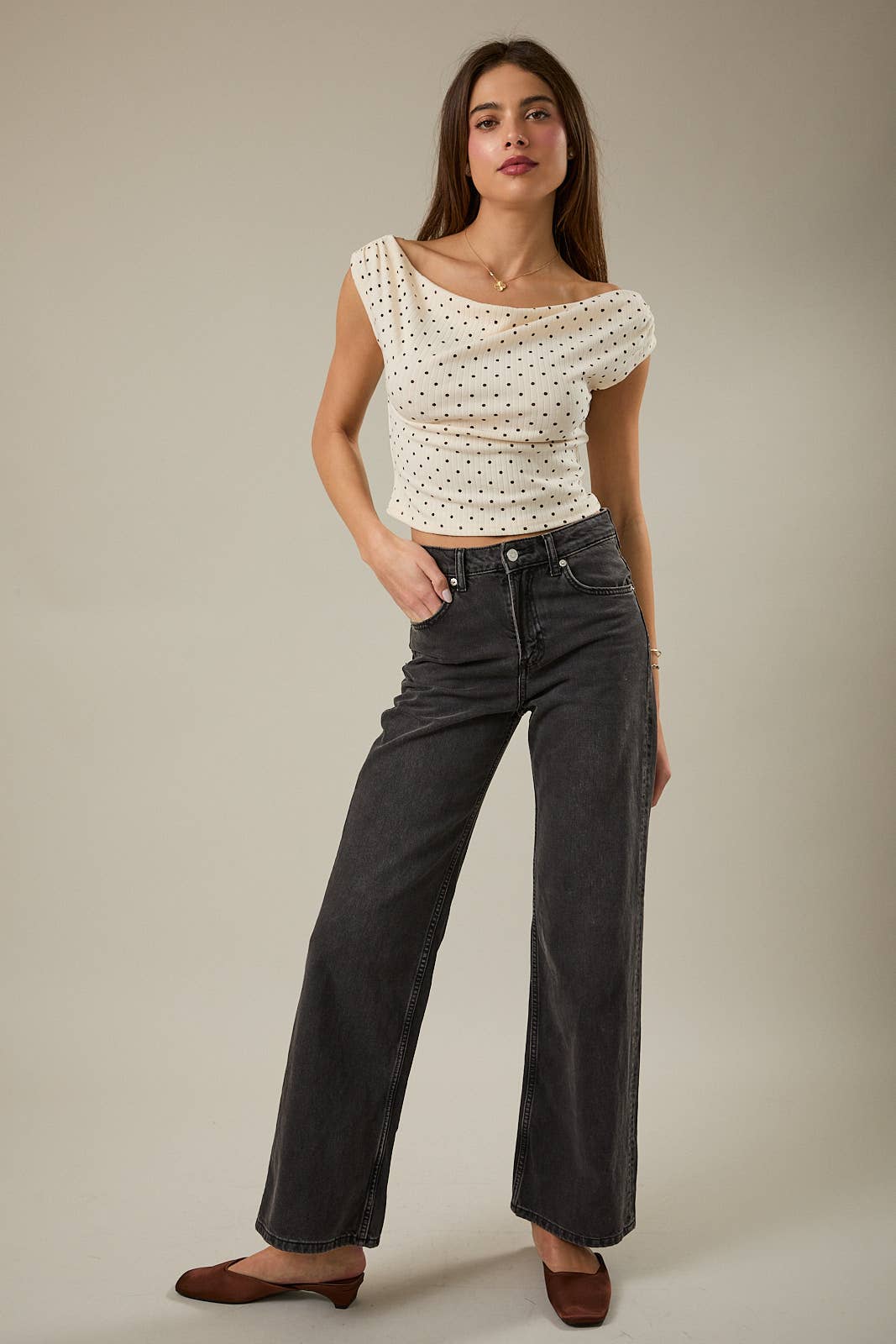 SLOUCHY SHOULDER SLEEVELESS POLKA DOT RIB TOP
